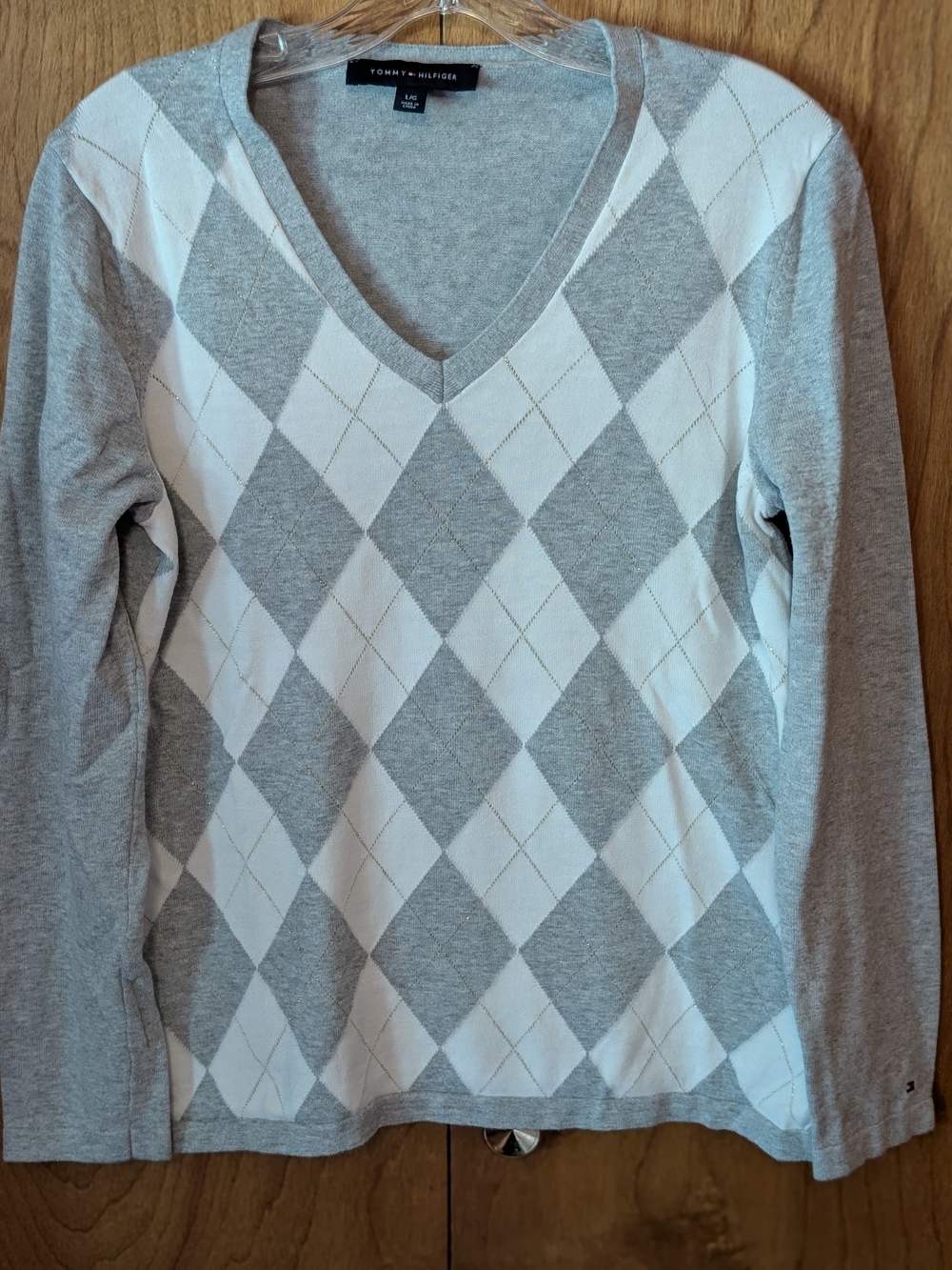 Tommy Hilfiger Women's Light Gray Argyle V-Neck Sweater